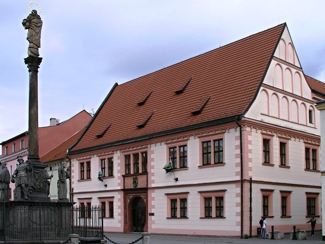 Původní radnice na starém náměstí v Sokolově